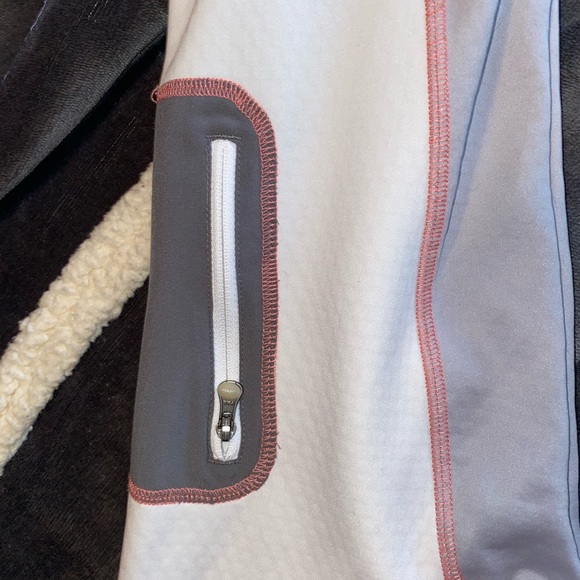 Cabela’s Jacket - Picture 3 of 5